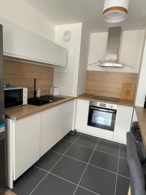 Superbe T2 Proche De La Gare Rer Tgv Massy Palaiseau Apartment Exterior foto